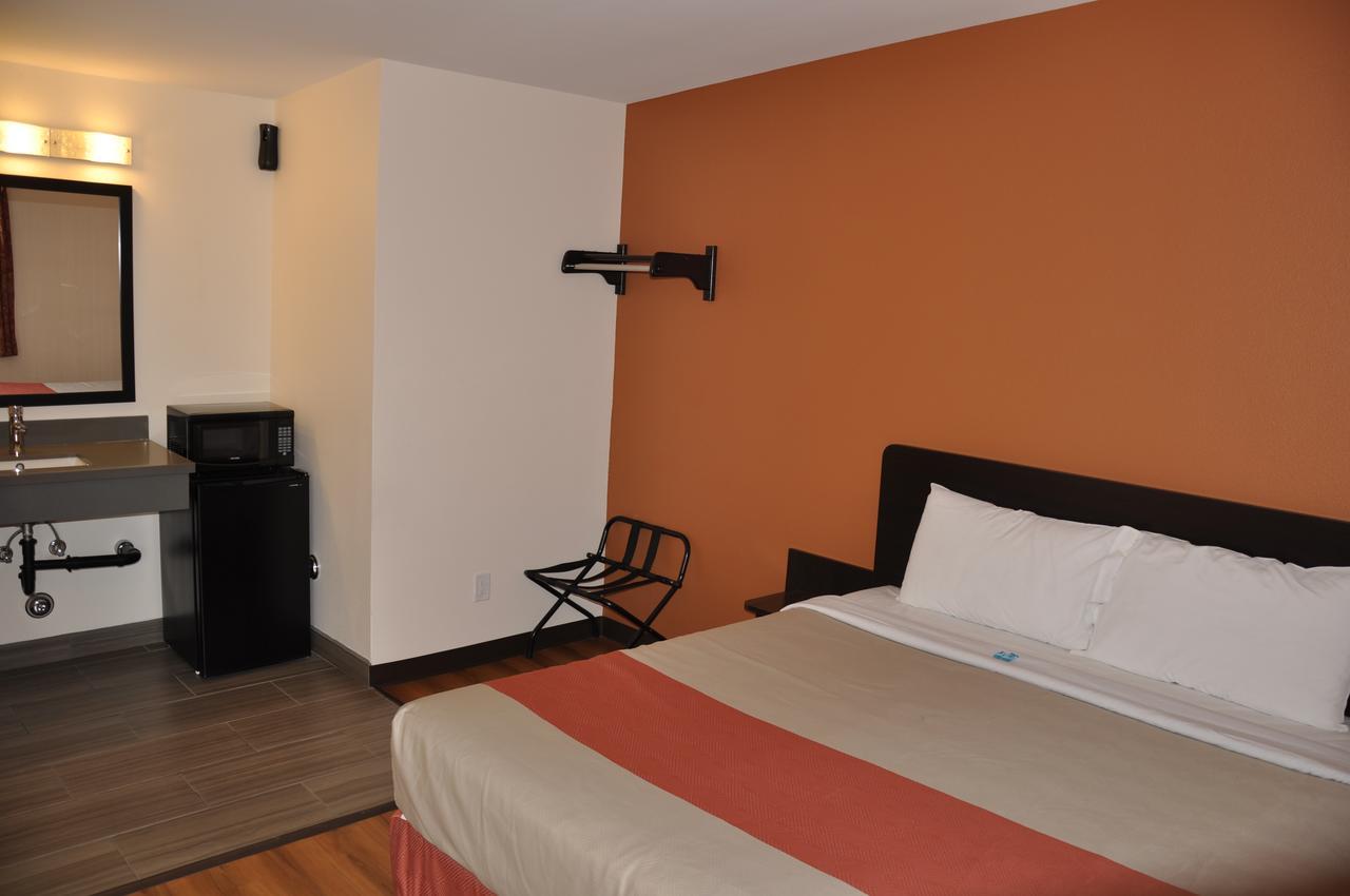 Motel 6 Maple/Main Hesperia Quarto foto